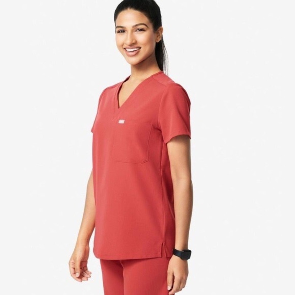 Figs Limited Edition Clay Catarina One Pocket Scrub Top